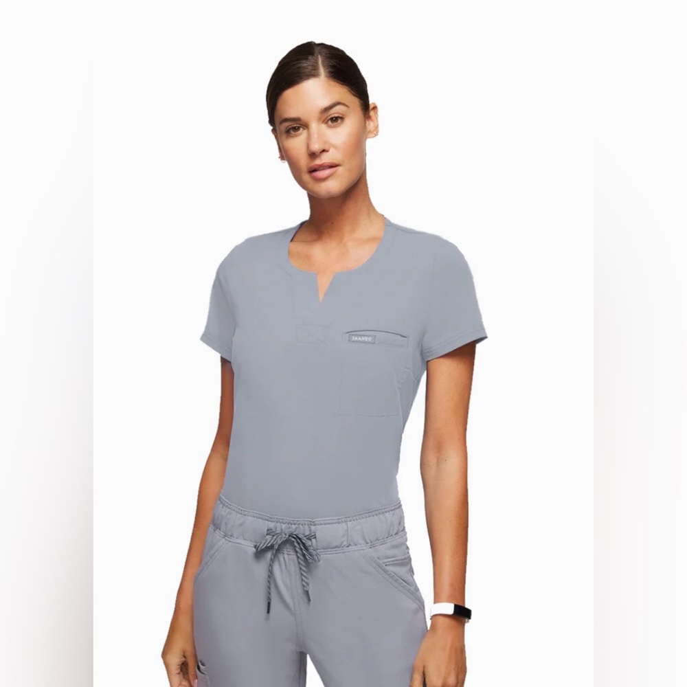Jaanuu scrub top, Medium